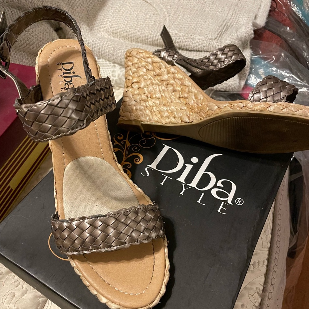 Diba brand, wedge type, size 9, color is pewter